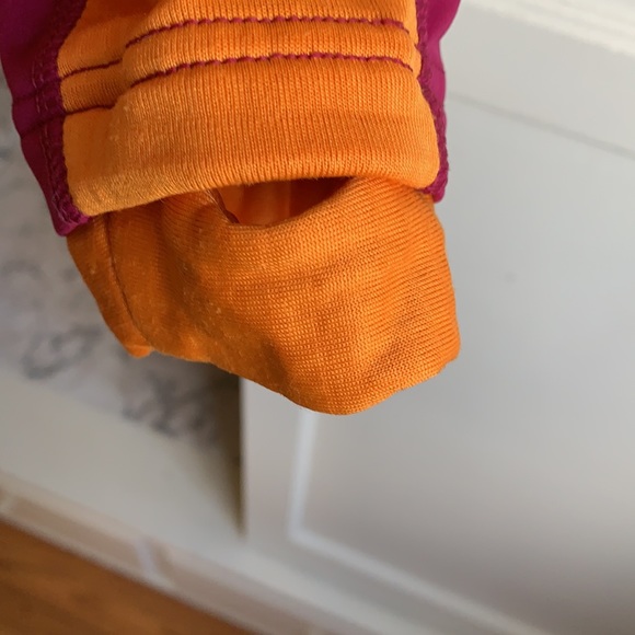 Patagonia jacket, light shell.great for running - Picture 3 of 3